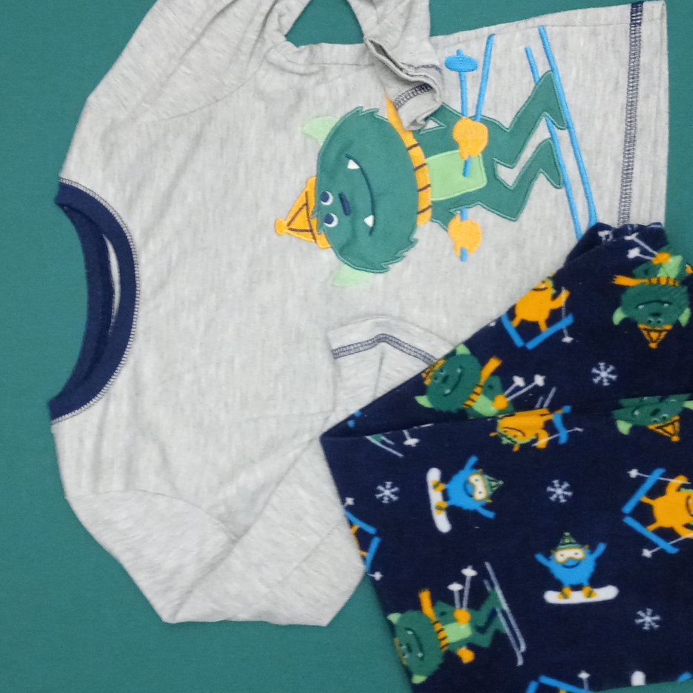 Child of Mine 5T Pajama Set Long Sleeve Tee With Pants